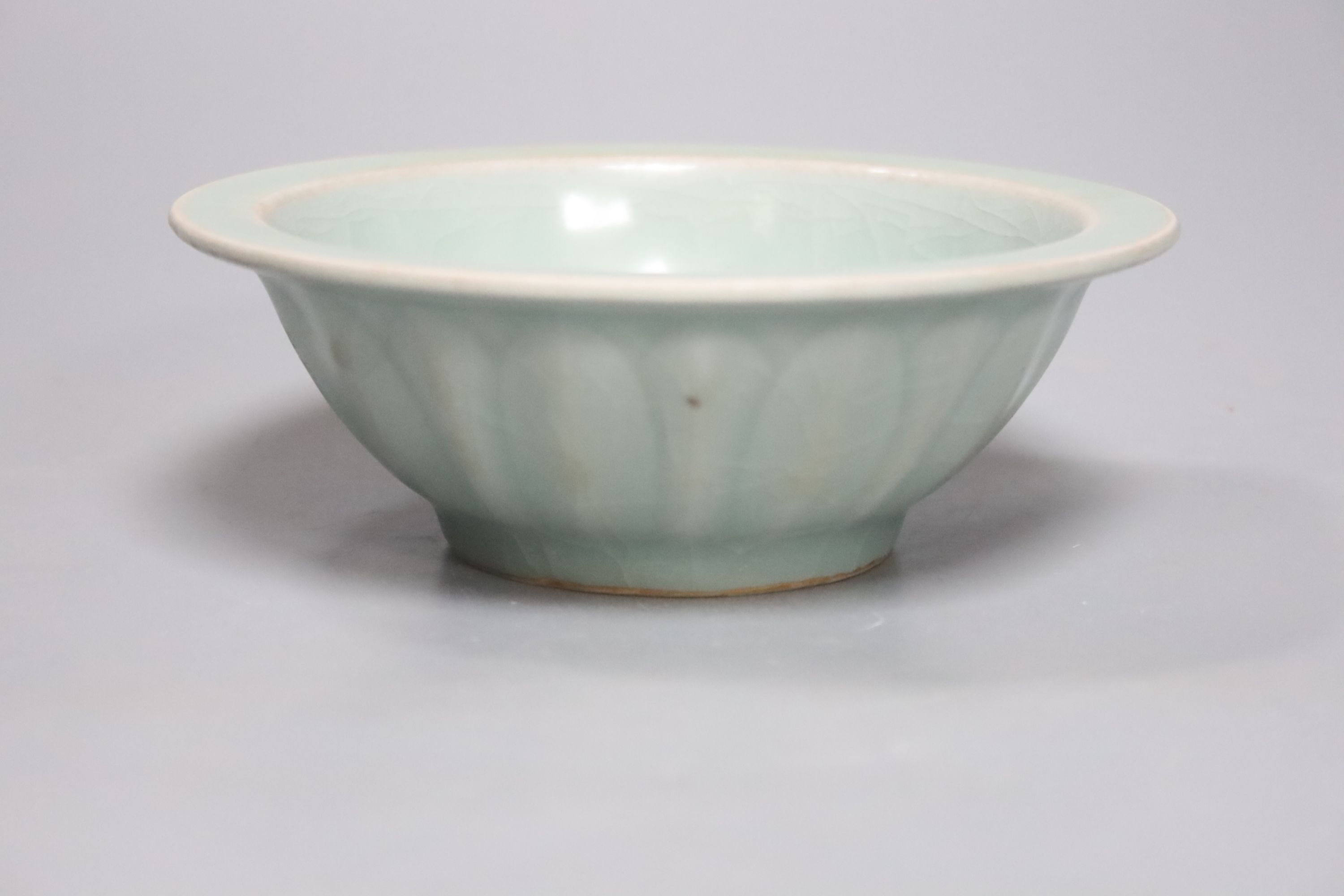 A Chinese Longquan style celadon twin fish dish, diameter 15.5cm